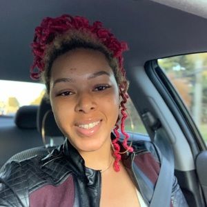 Meet your Posher, Dasia